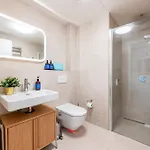 Days - Bright With Balcony, Netflix And 70mbs Wifi In Smichov Διαμέρισμα