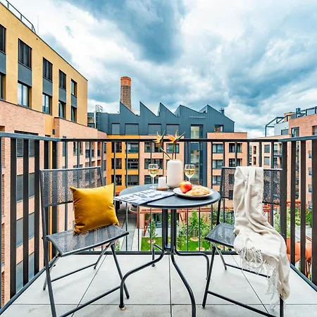 Days - Bright With Balcony, Netflix&70mbs Wifi In Smíchov Apartamento *