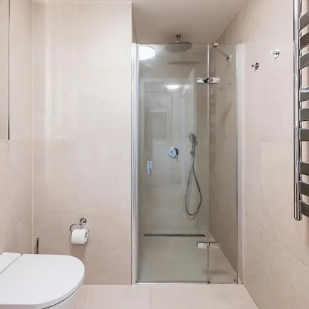 Apartman Days - Bright With Balcony, Netflix And 70mbs Wifi In Smichov *