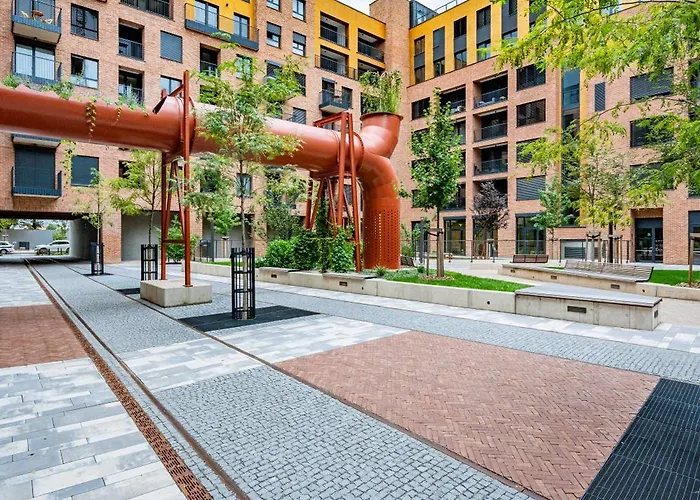 Days - Bright With Balcony, Netflix And 70mbs Wifi In Smichov شقة براغ